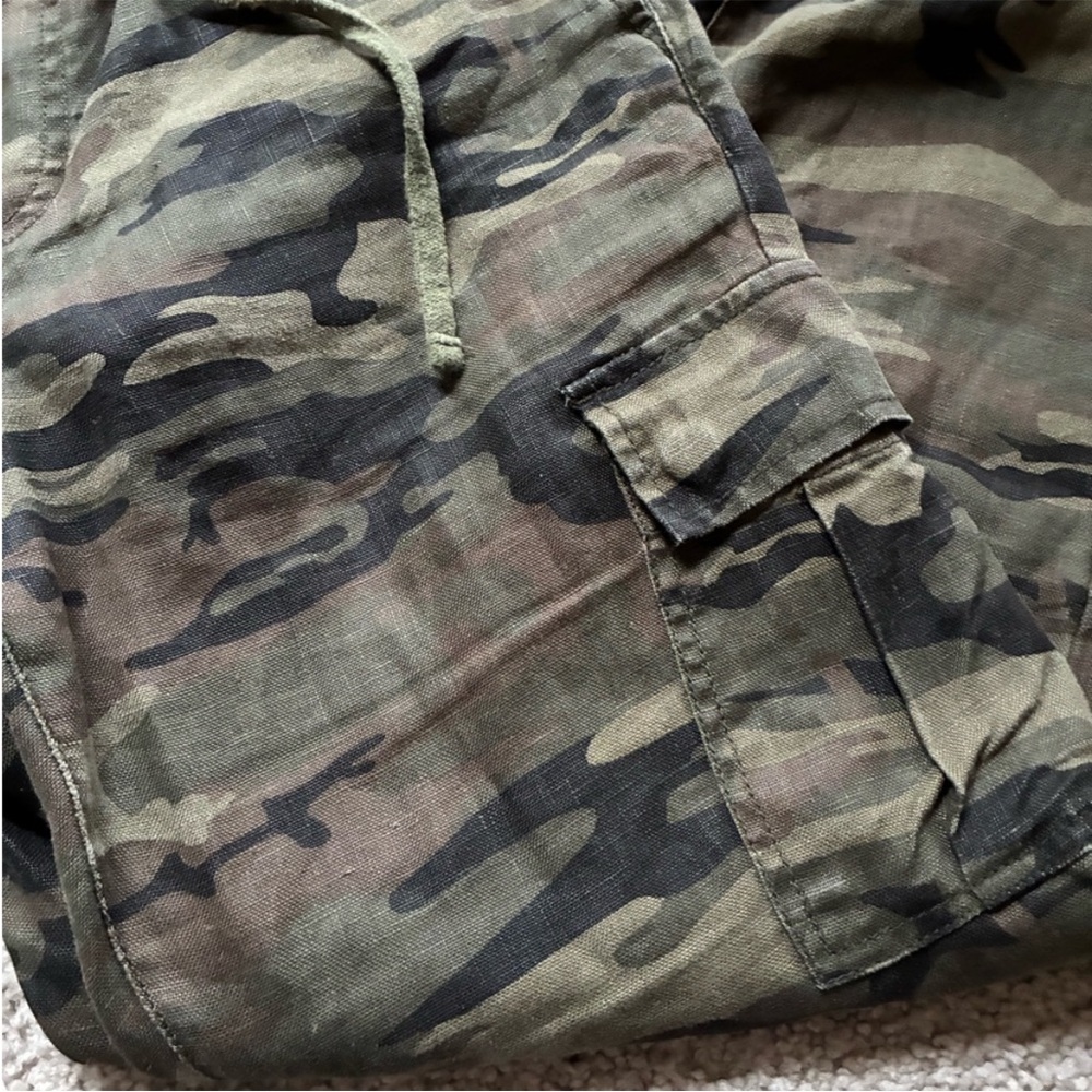 WAS $48 Sanctuary x Anthro linen camo cargo capris - Picture 3 of 15